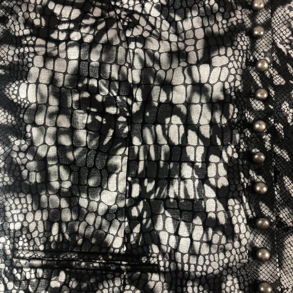 Chico's Jacket Womens Size 0 Silver Black Metallic Snake/ Allig Skin Snap Button - Picture 2 of 14